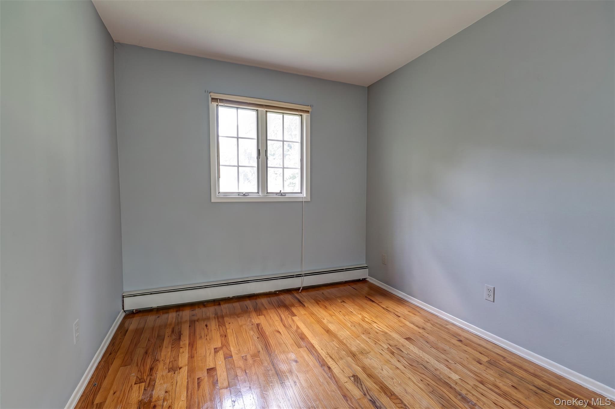 Single Family Salisbury Drive N Suffolk County, NY 11731, MLS-1043625-25