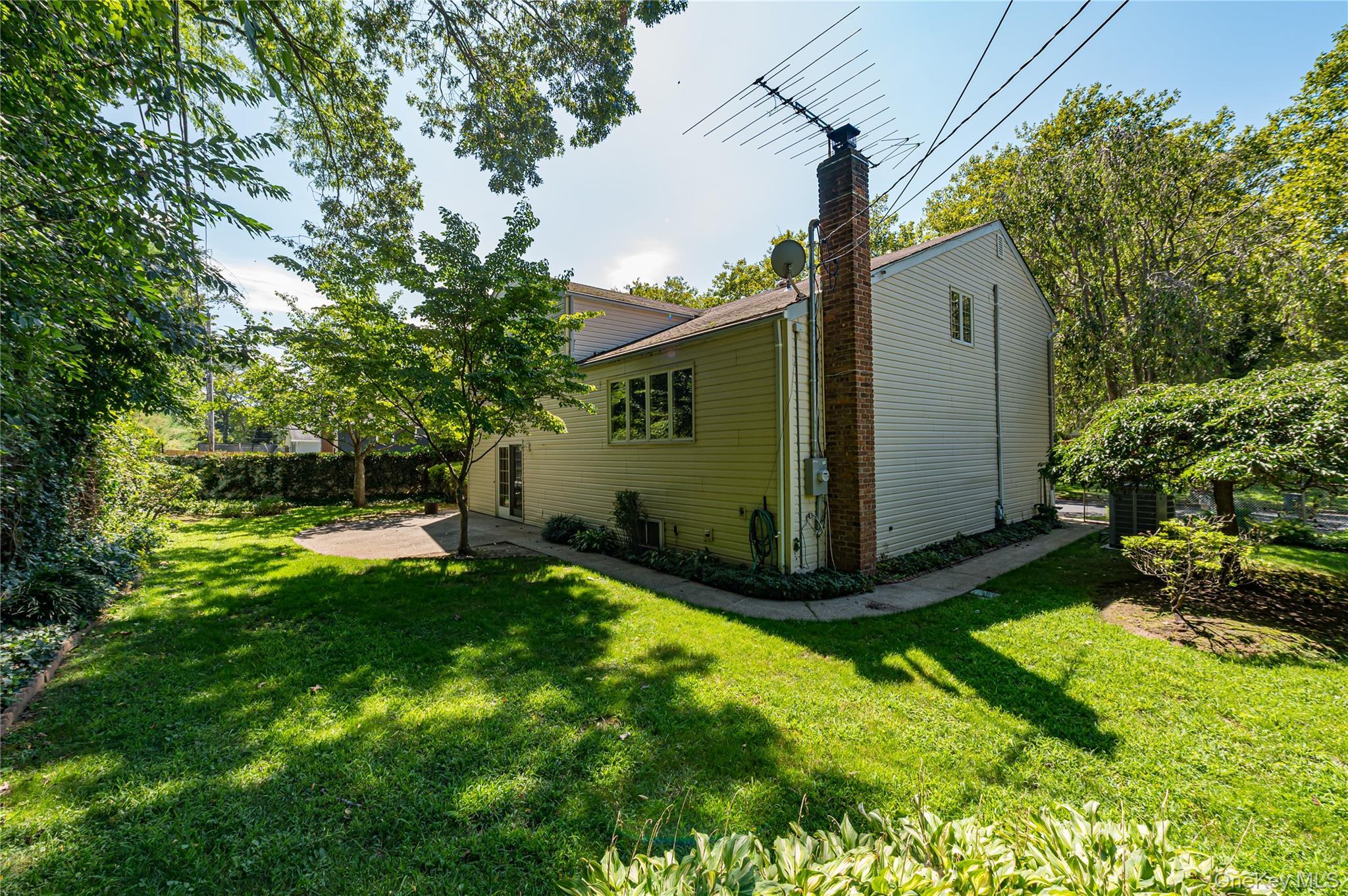 Single Family Salisbury Drive N Suffolk County, NY 11731, MLS-1043625-26