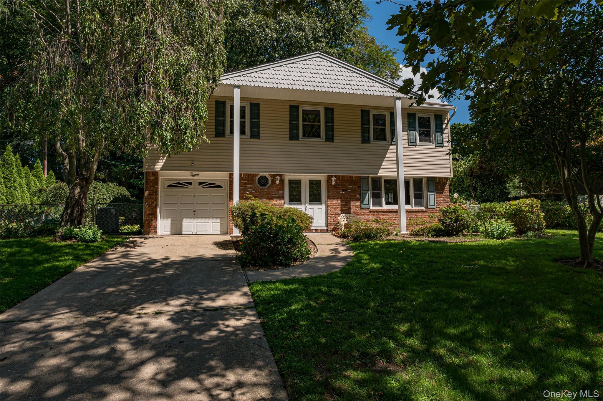 Single Family Salisbury Drive N Suffolk County, NY 11731, MLS-1043625-31