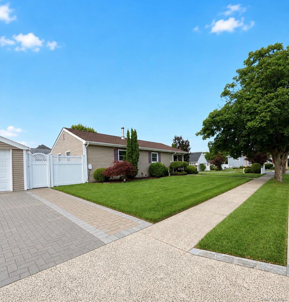 Single Family Freeport Street Nassau County, NY 11793, MLS-1043629-3
