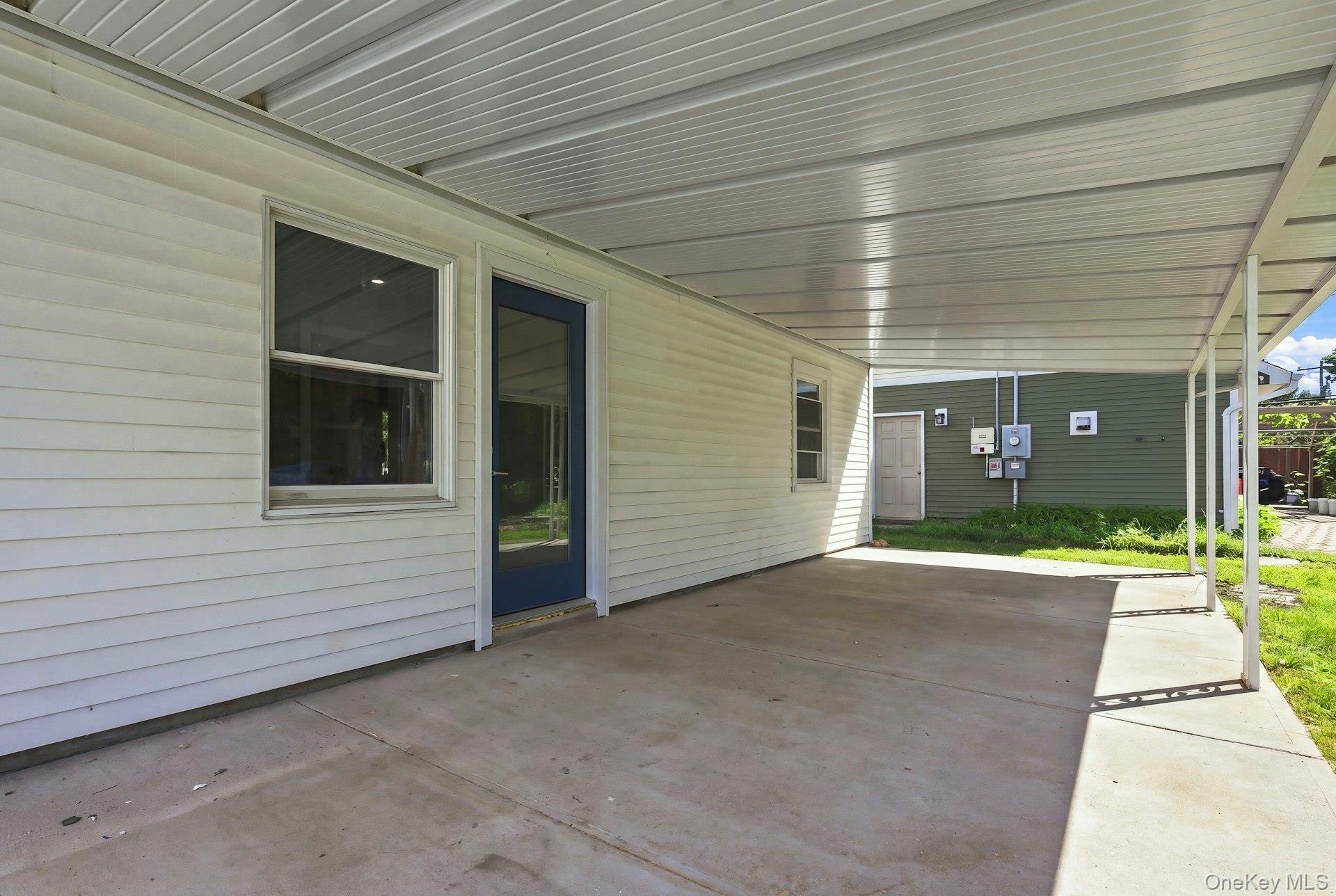 Single Family Birch Lane  Nassau County, NY 11756, MLS-1043633-21