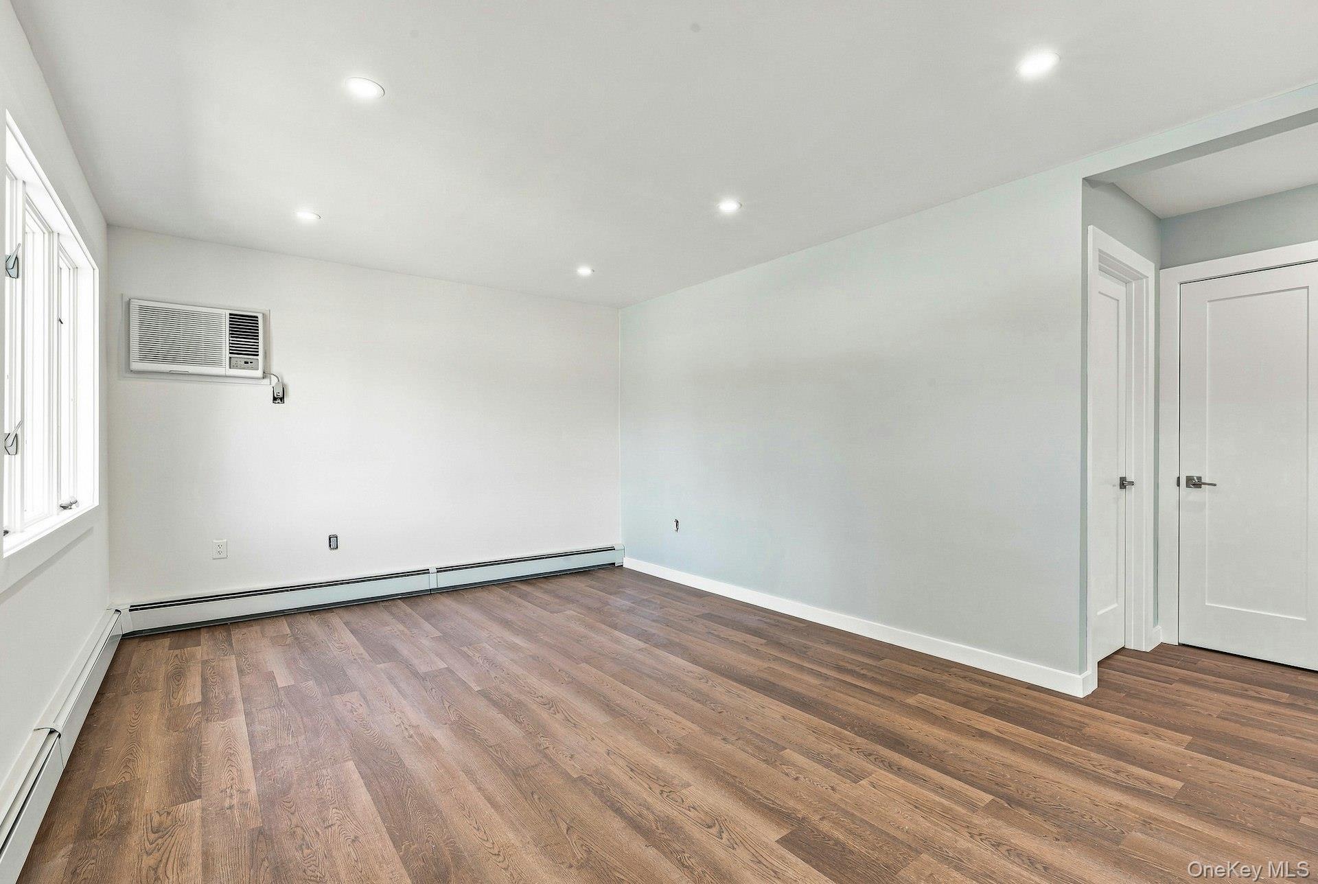 Single Family Birch Lane  Nassau County, NY 11756, MLS-1043633-4