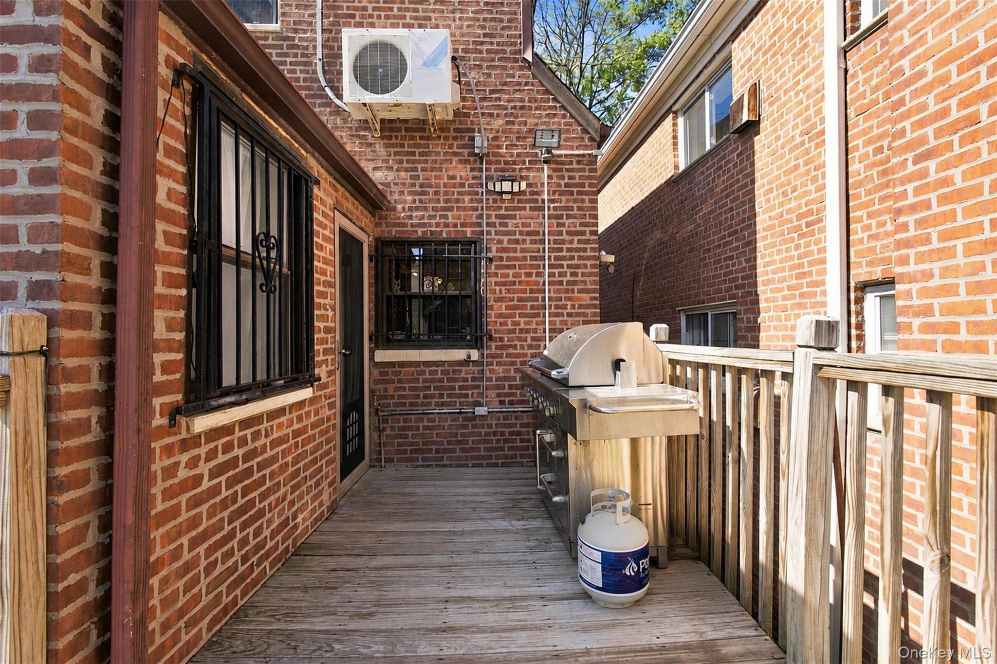 Single Family Lydig Avenue Bronx, NY 10461, MLS-1043706-17