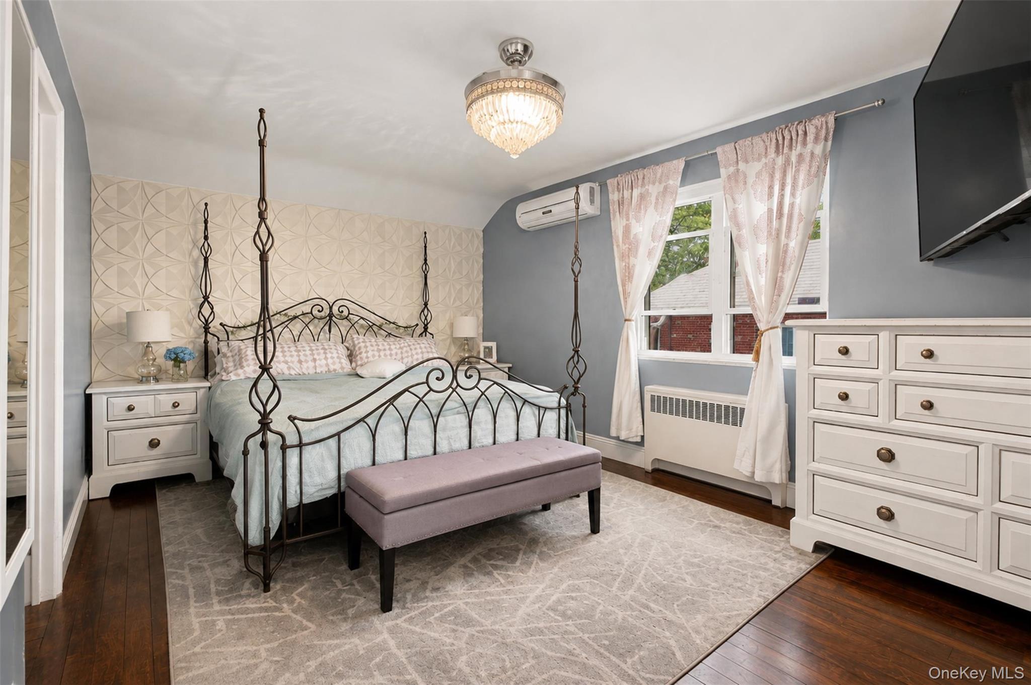 Single Family Lydig Avenue Bronx, NY 10461, MLS-1043706-19