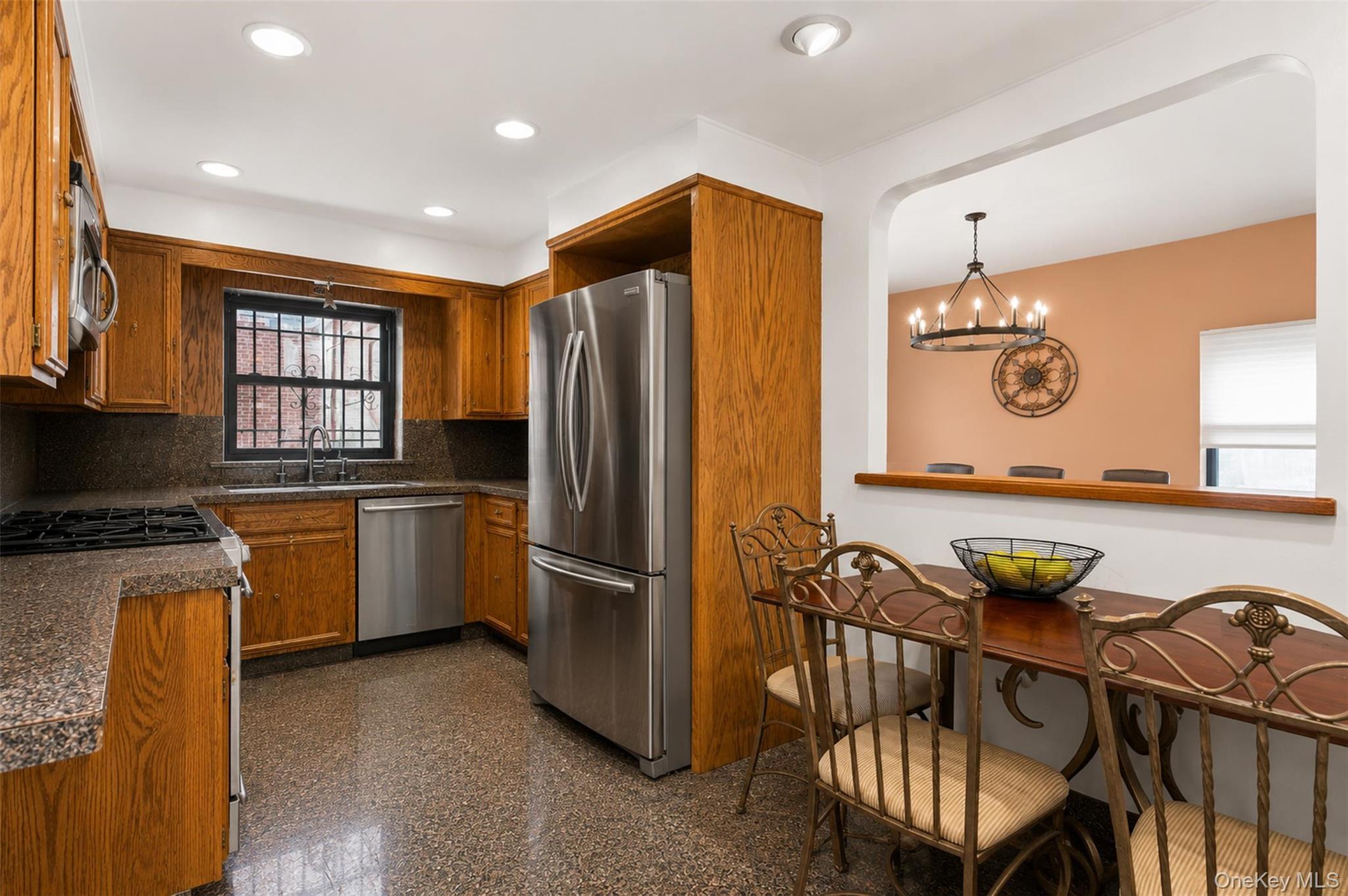 Single Family Lydig Avenue Bronx, NY 10461, MLS-1043706-7