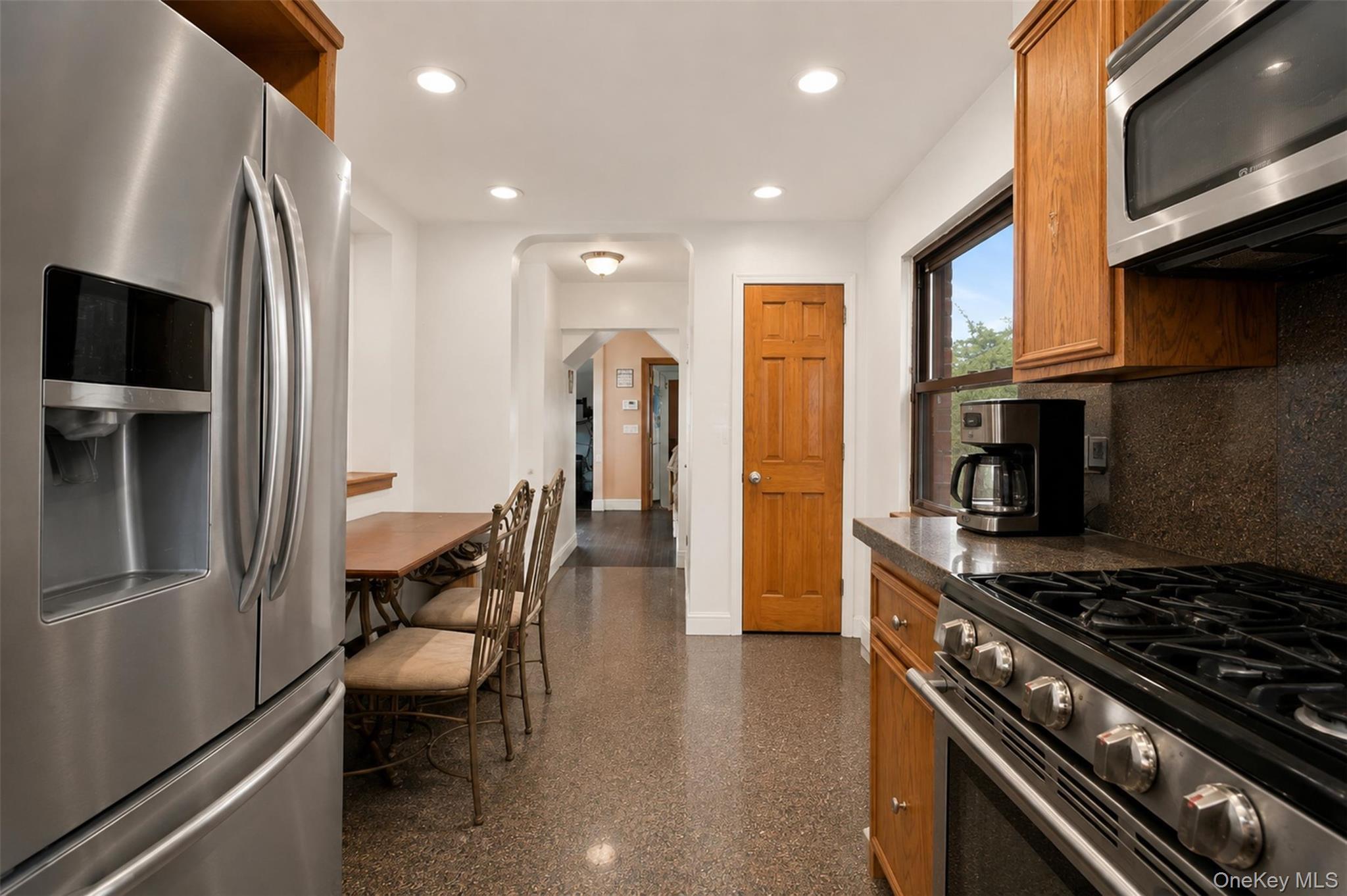 Single Family Lydig Avenue Bronx, NY 10461, MLS-1043706-8