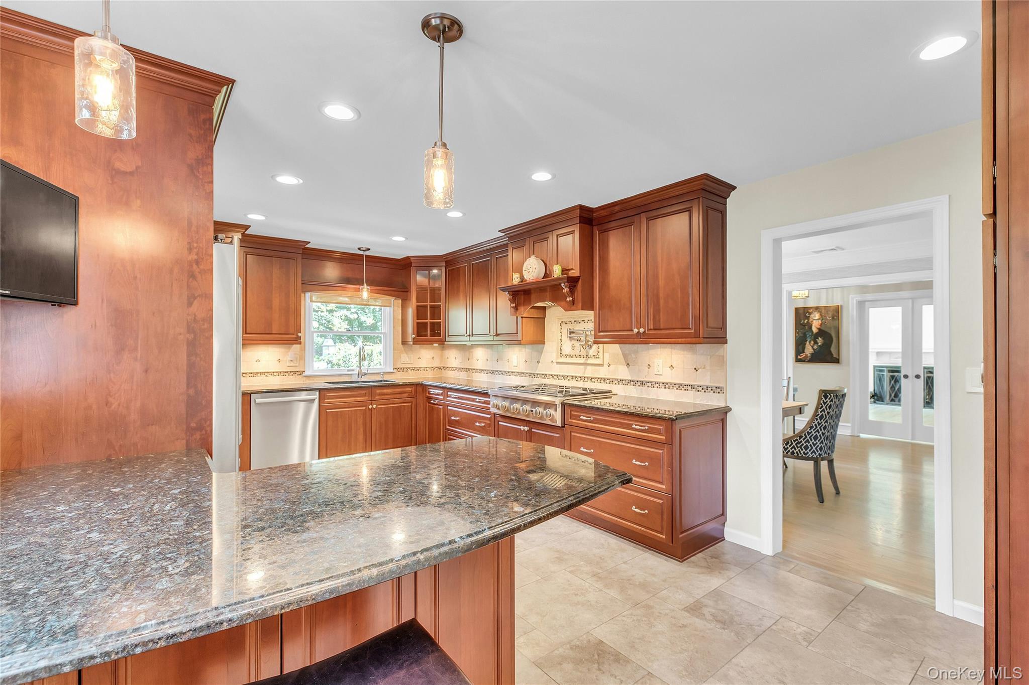 Single Family Briarcliff Place  Suffolk County, NY 11743, MLS-1043707-12