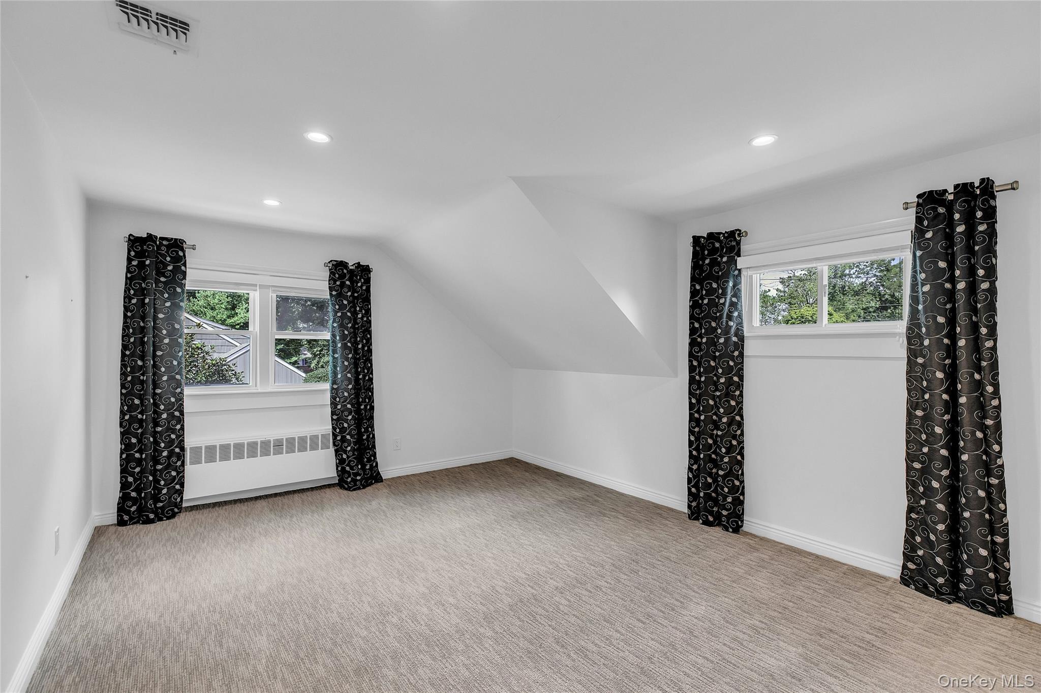 Single Family Briarcliff Place  Suffolk County, NY 11743, MLS-1043707-23