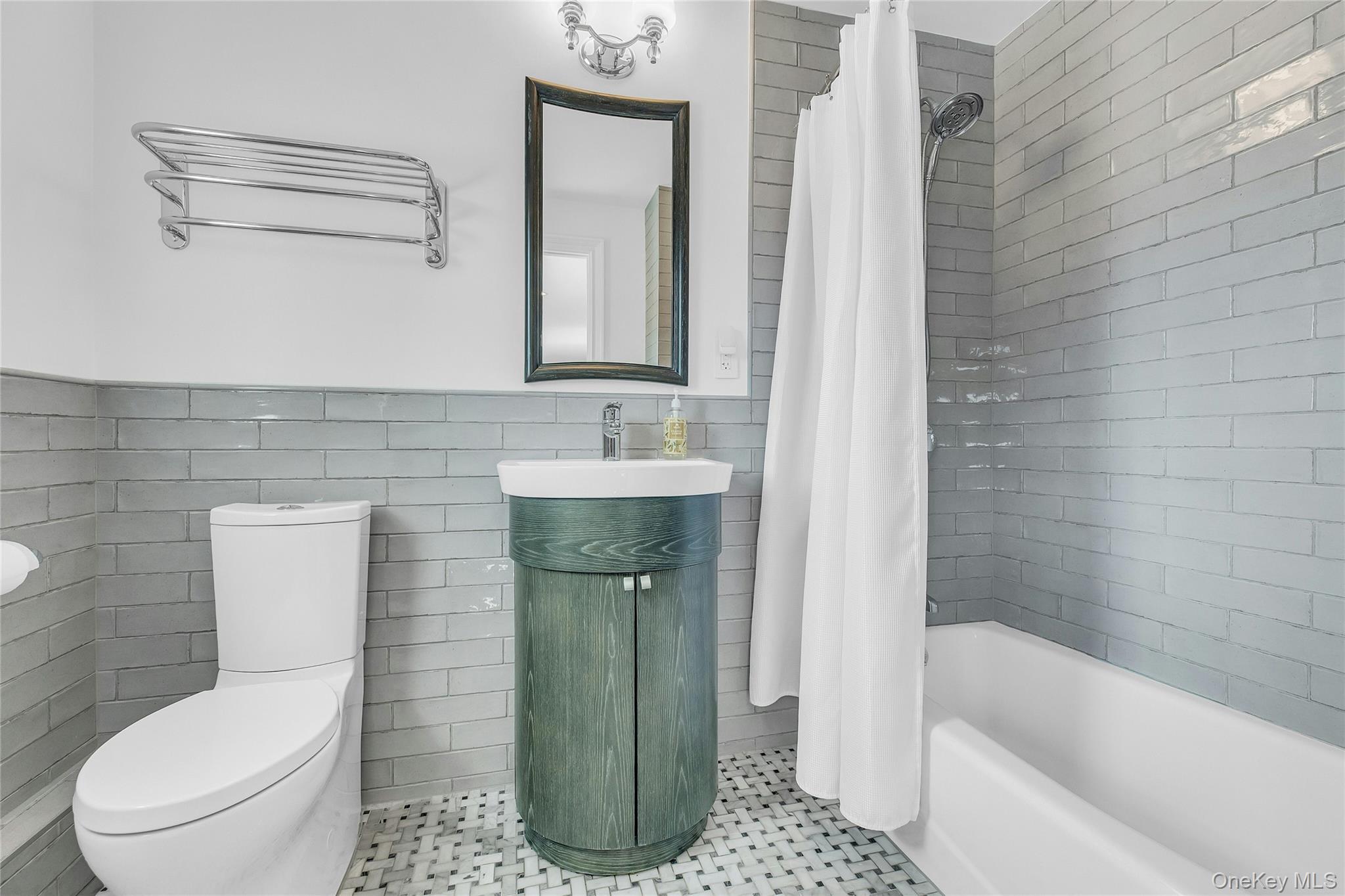 Single Family Briarcliff Place  Suffolk County, NY 11743, MLS-1043707-27