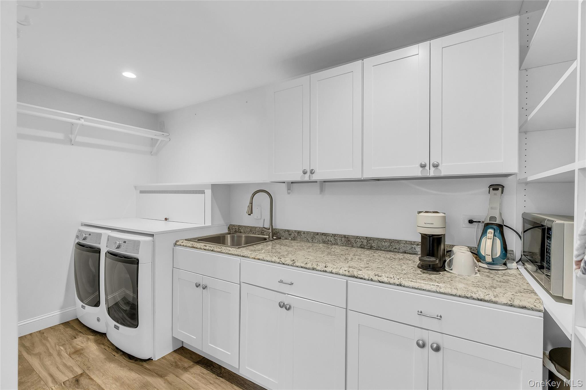 Single Family Briarcliff Place  Suffolk County, NY 11743, MLS-1043707-28