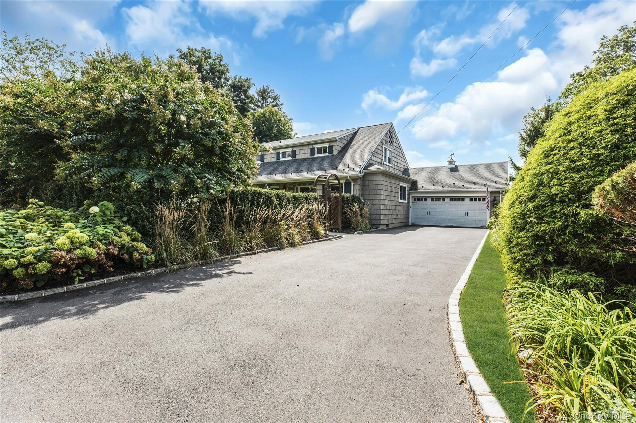 Single Family Briarcliff Place  Suffolk County, NY 11743, MLS-1043707-3