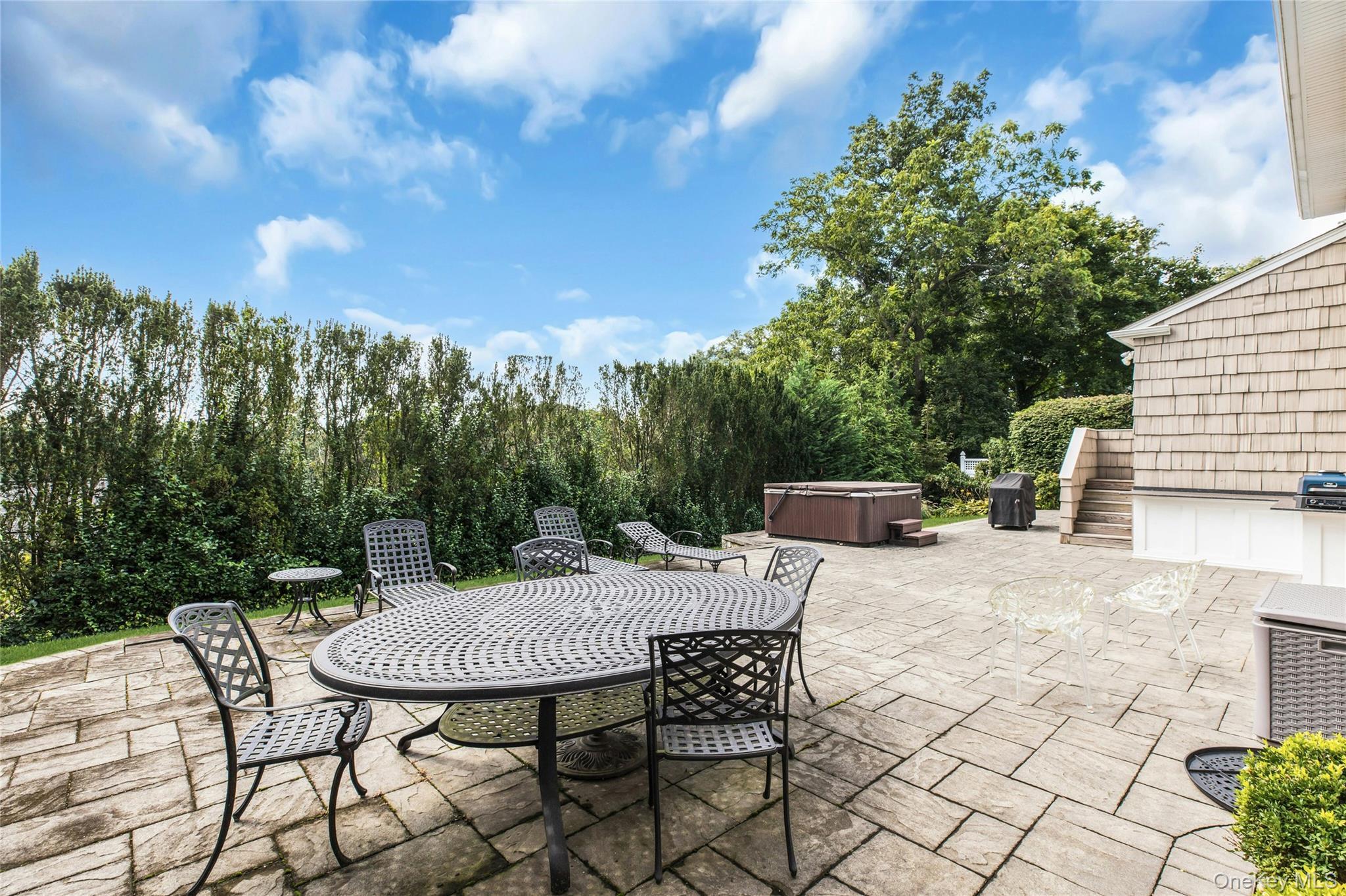 Single Family Briarcliff Place  Suffolk County, NY 11743, MLS-1043707-31