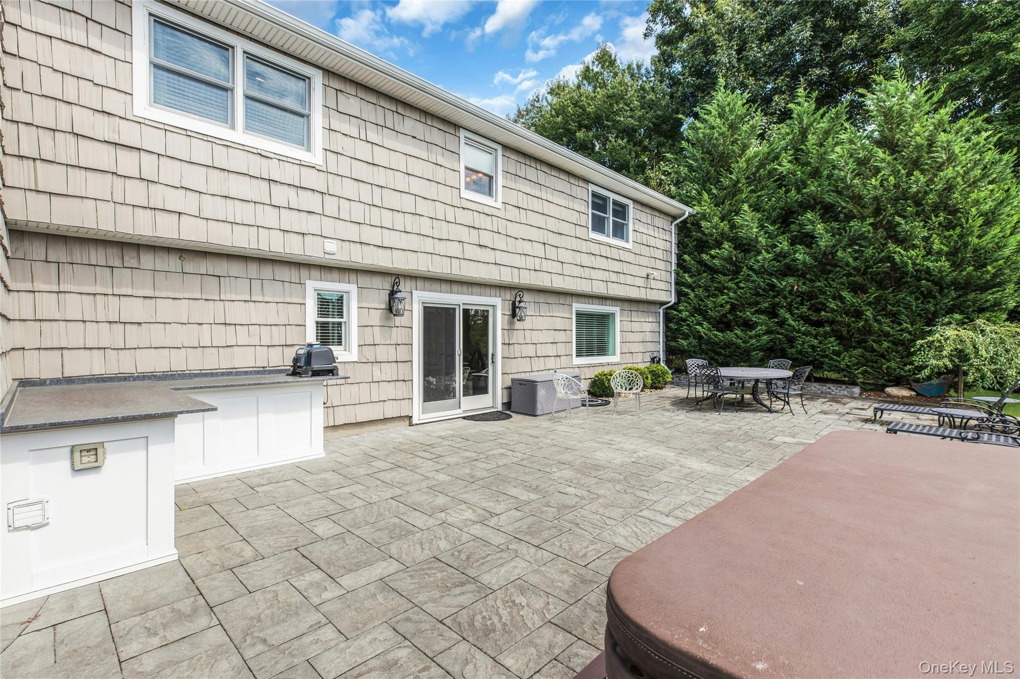 Single Family Briarcliff Place  Suffolk County, NY 11743, MLS-1043707-33
