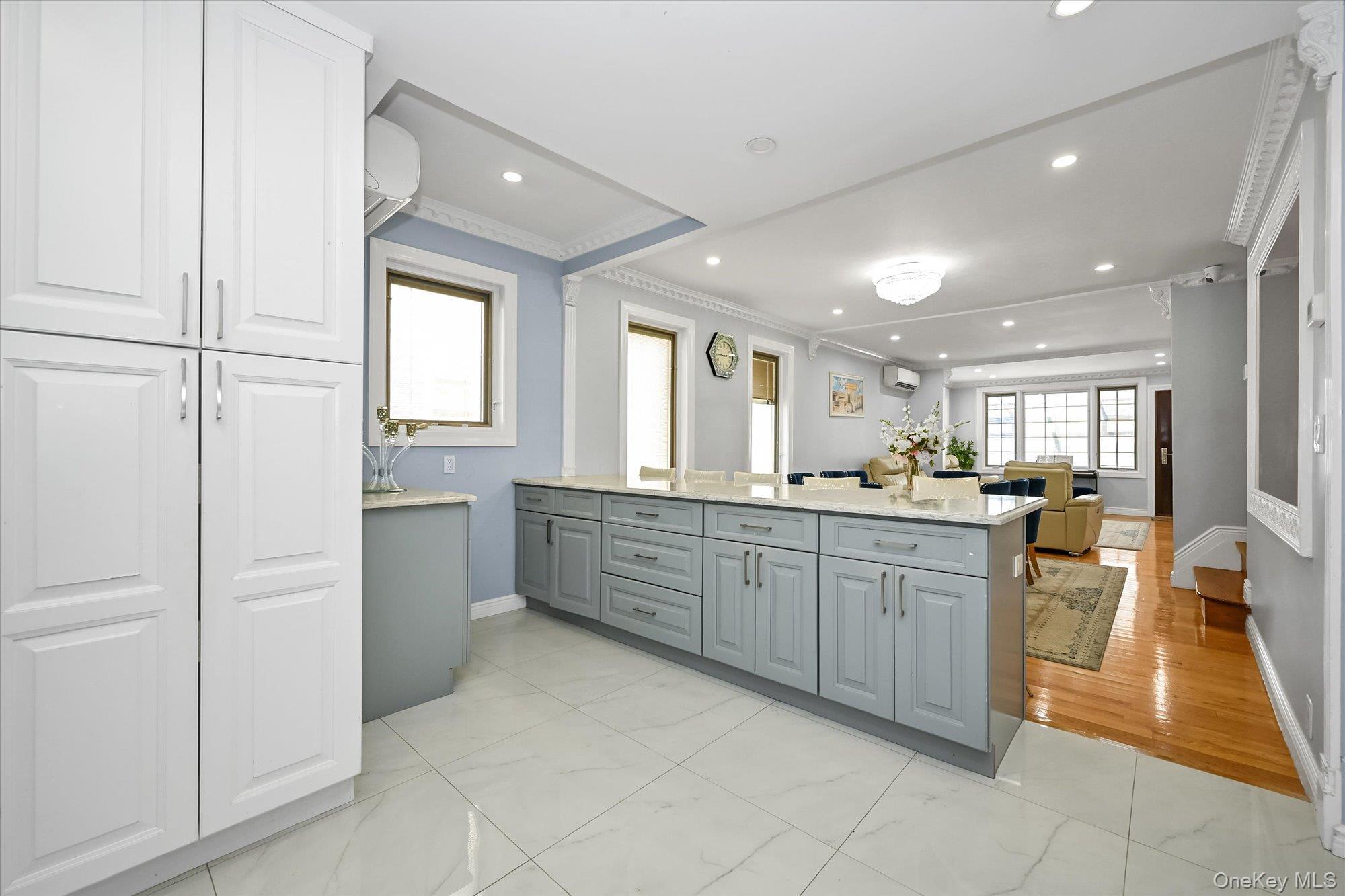 Single Family 169th Street Queens, NY 11432, MLS-1043715-8