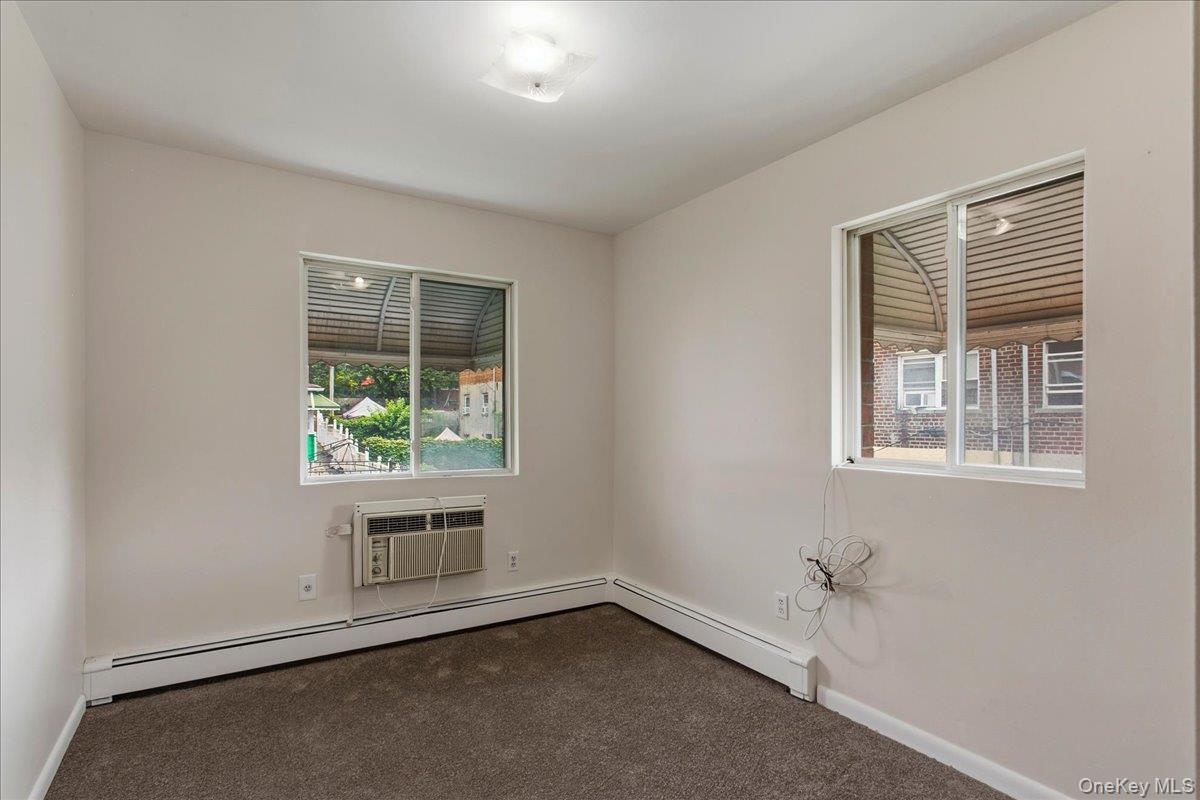 Single Family De Reimer Avenue Bronx, NY 10466, MLS-1043729-13