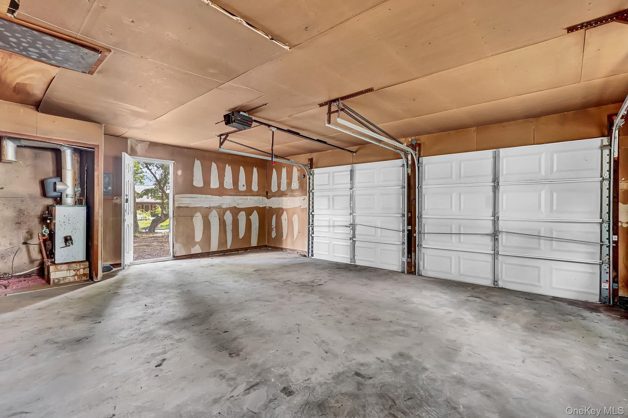 Single Family Stony Brook Road Suffolk County, NY 11790, MLS-1043730-24