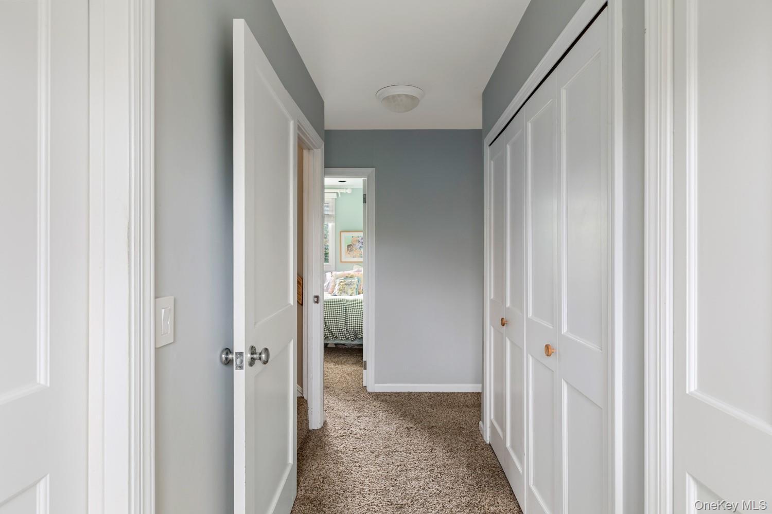 Single Family E End Walk  Suffolk County, NY 11706, MLS-1043745-10