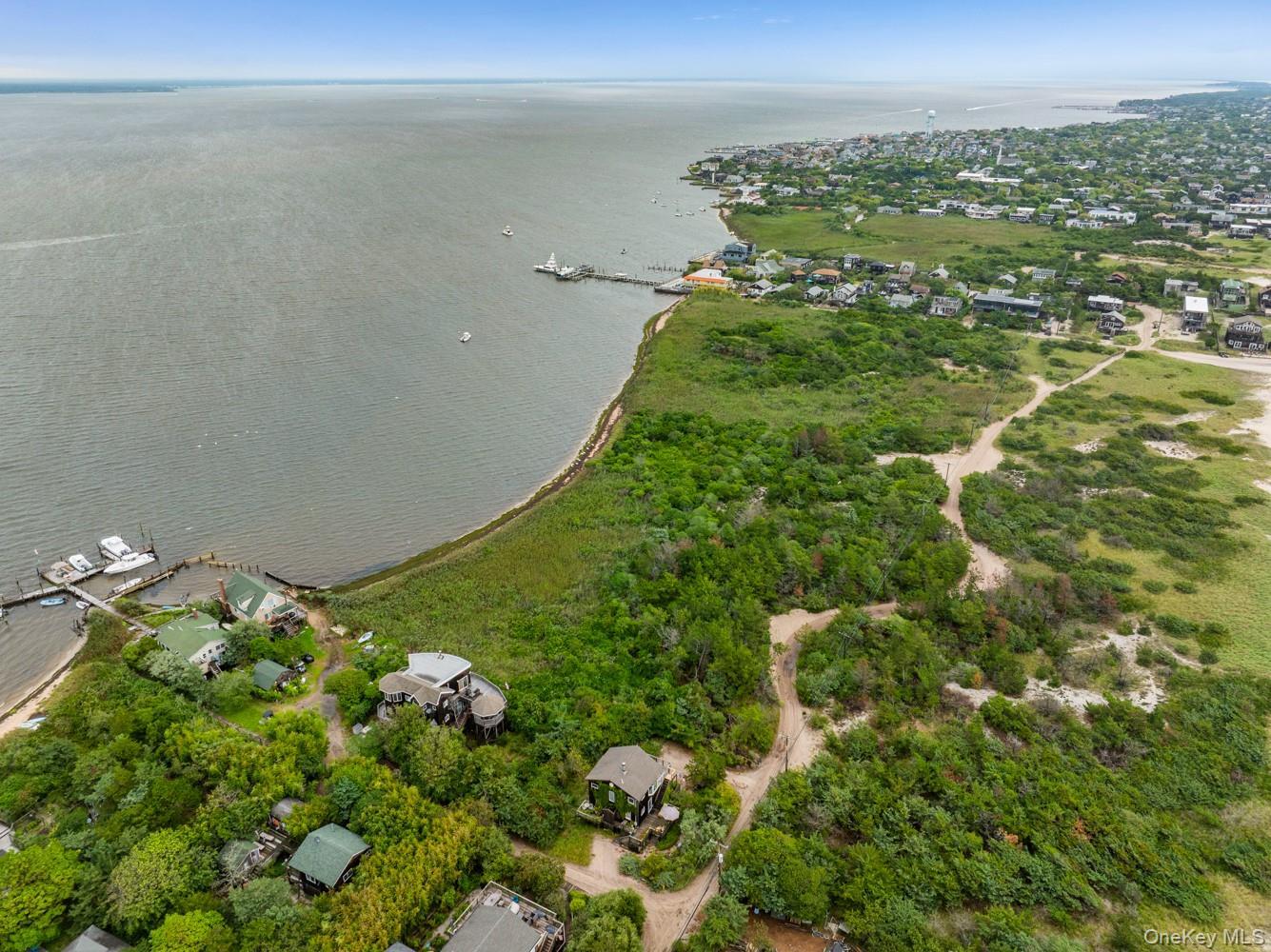 Single Family E End Walk  Suffolk County, NY 11706, MLS-1043745-25