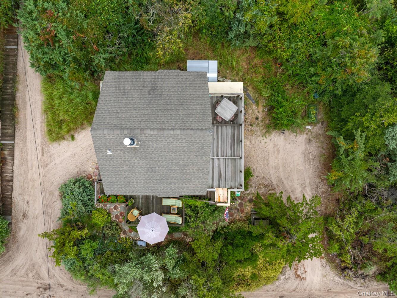 Single Family E End Walk  Suffolk County, NY 11706, MLS-1043745-28