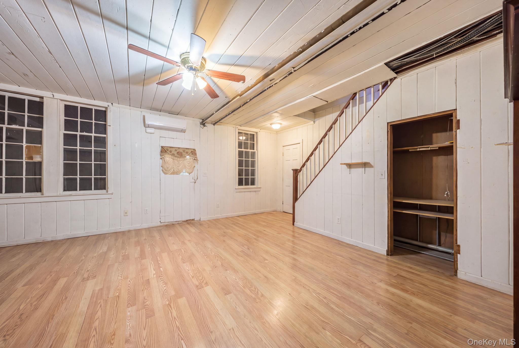 Single Family 229th Street Queens, NY 11413, MLS-1043760-19