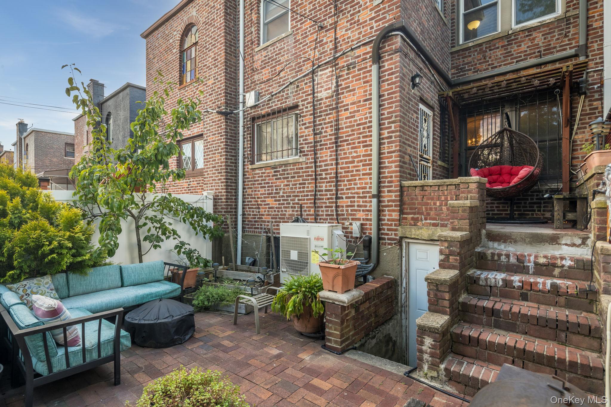 Single Family 229th Street Queens, NY 11413, MLS-1043760-22