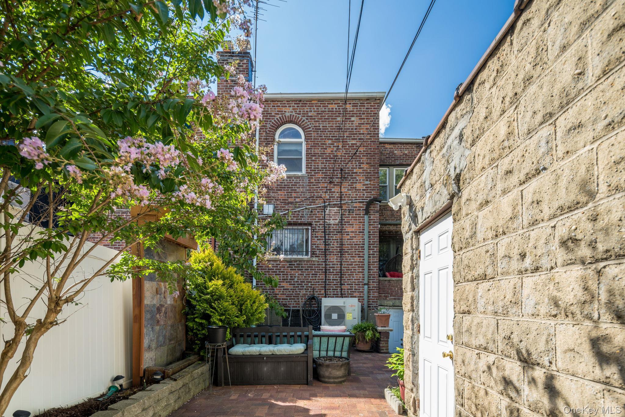 Single Family 229th Street Queens, NY 11413, MLS-1043760-23