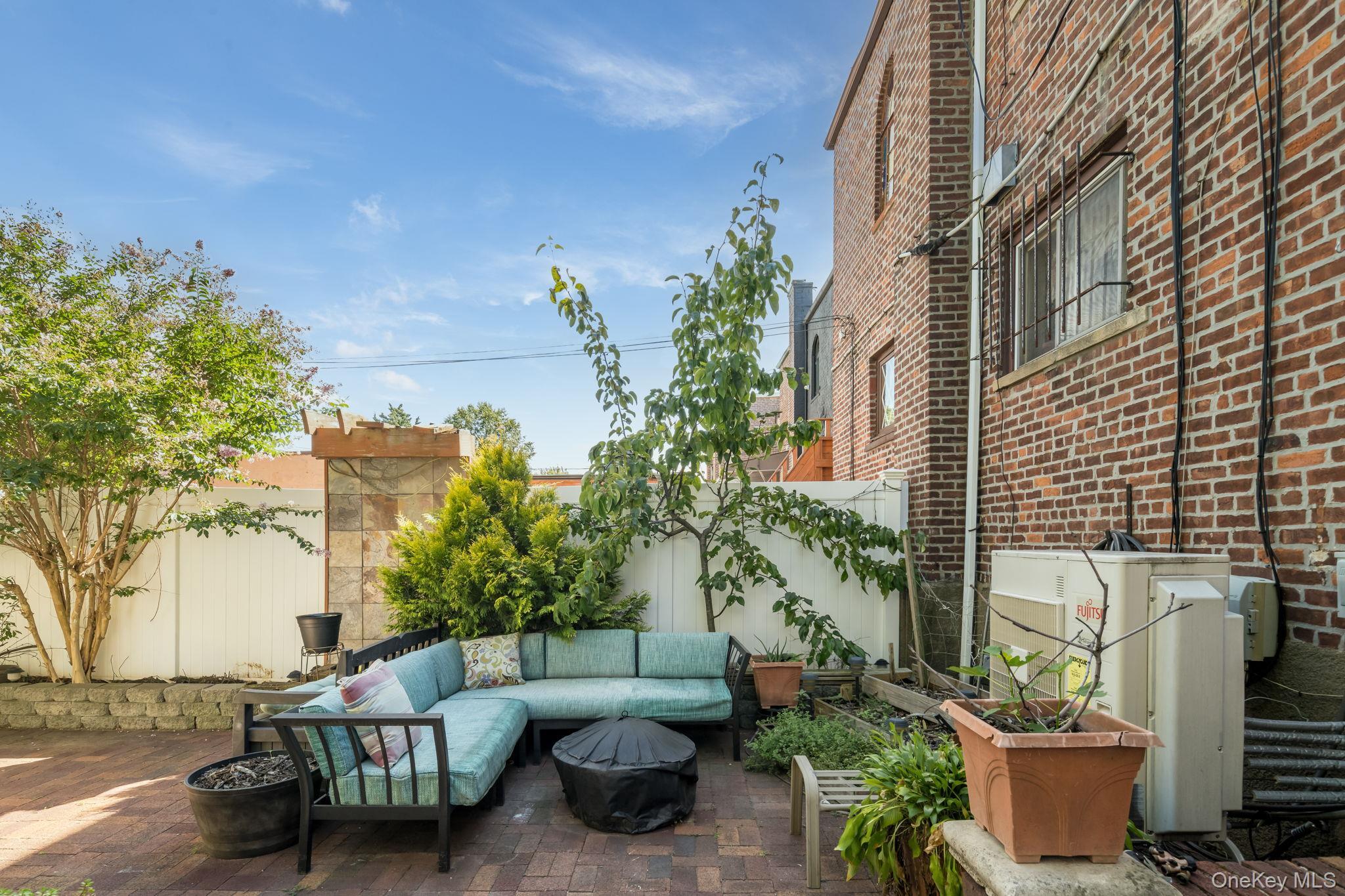 Single Family 229th Street Queens, NY 11413, MLS-1043760-25