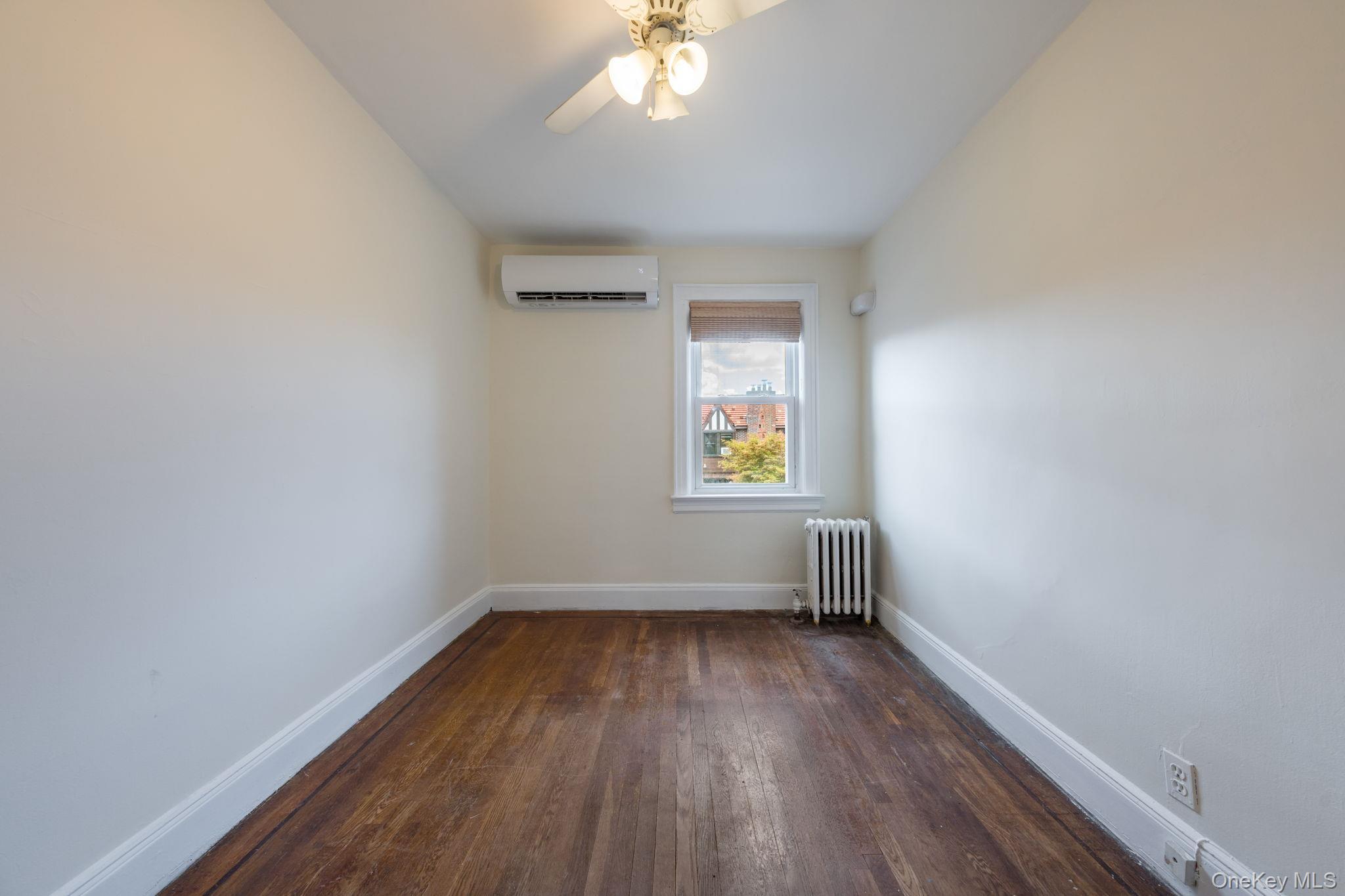 Single Family 229th Street Queens, NY 11413, MLS-1043760-8
