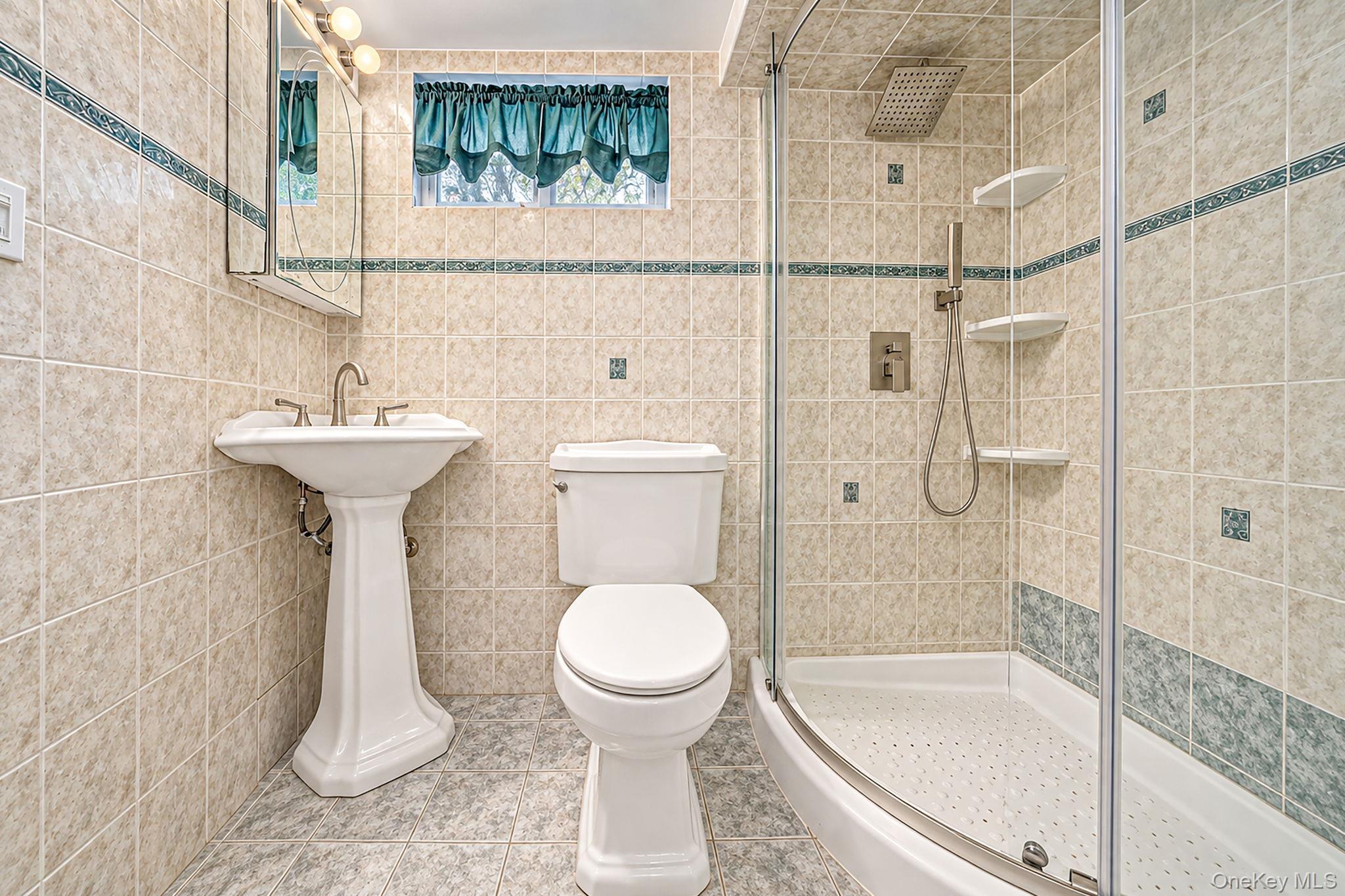 Single Family 260th Street  Queens, NY 11004, MLS-1043775-18