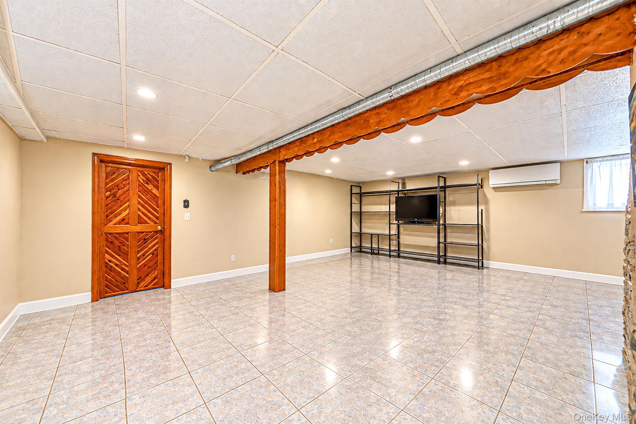 Single Family 260th Street  Queens, NY 11004, MLS-1043775-22