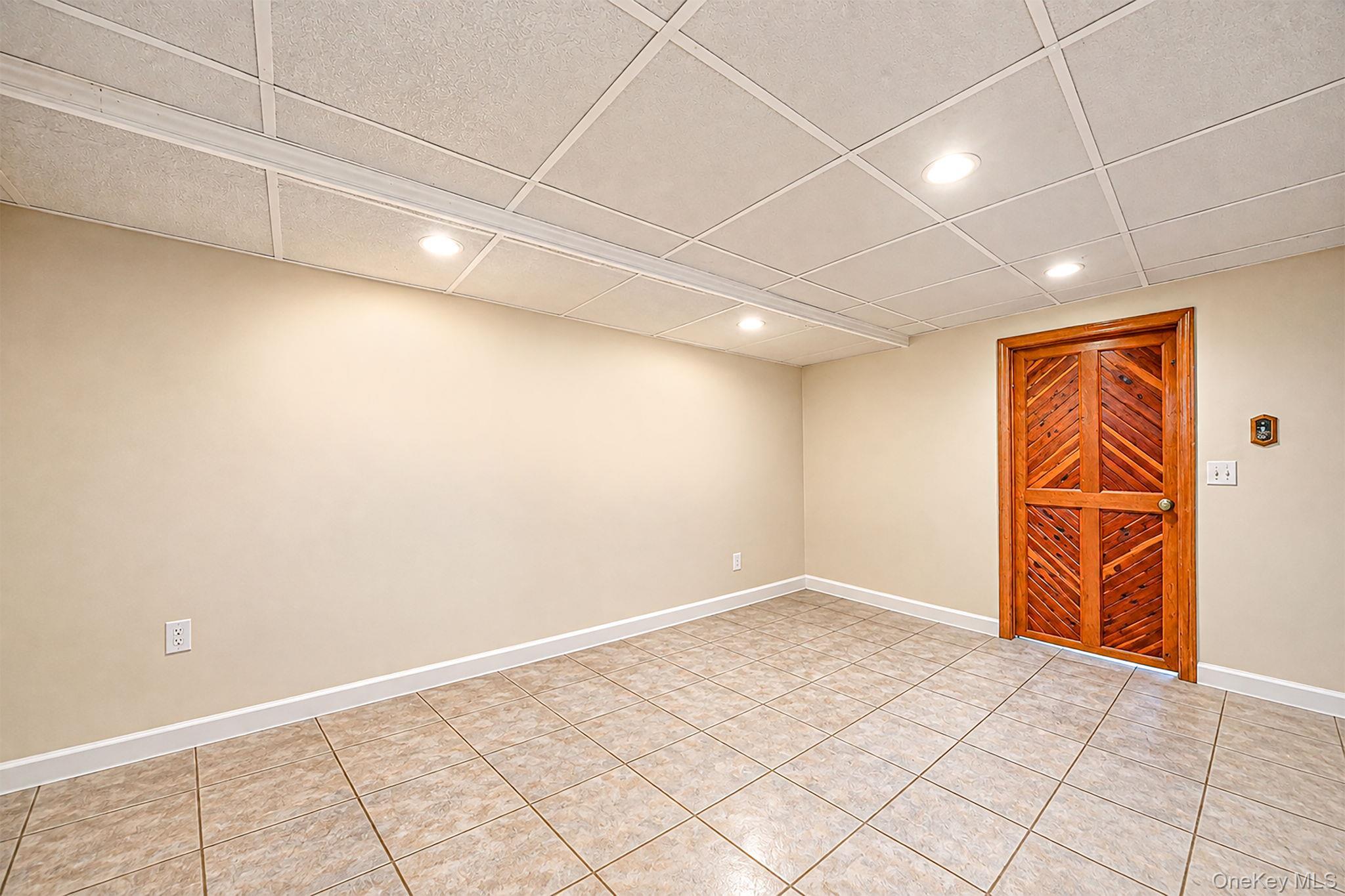 Single Family 260th Street  Queens, NY 11004, MLS-1043775-23