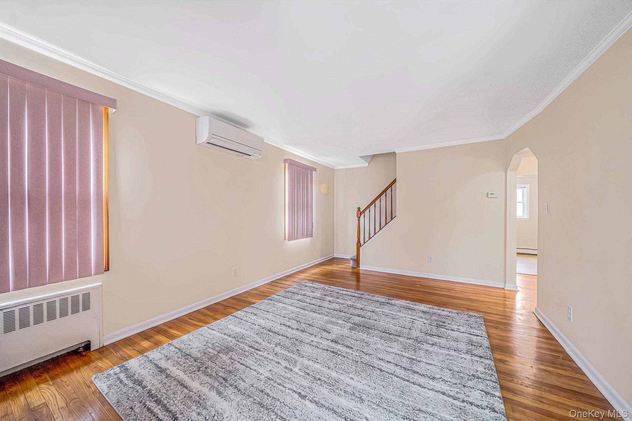 Single Family 260th Street  Queens, NY 11004, MLS-1043775-6