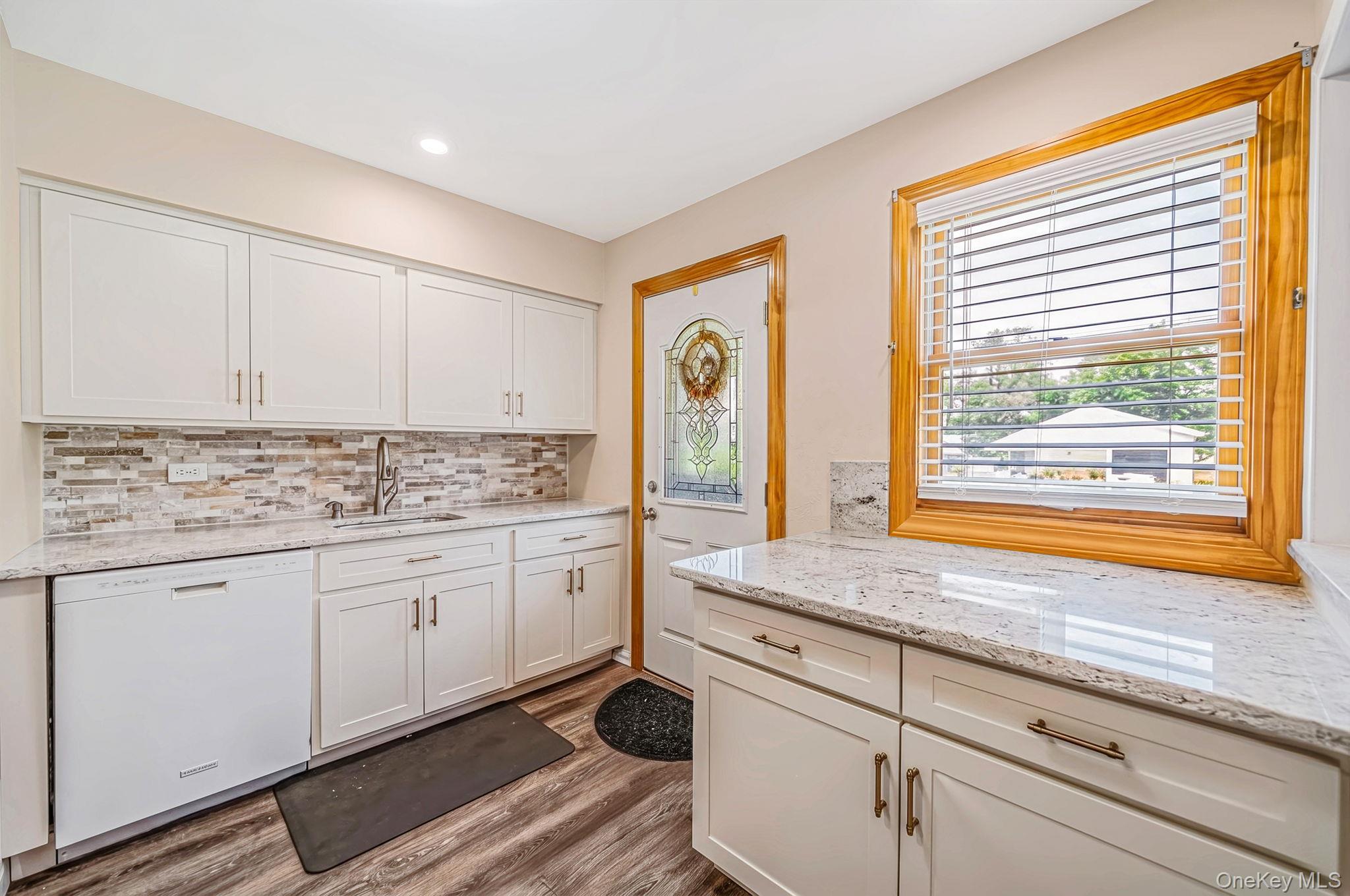 Single Family 260th Street  Queens, NY 11004, MLS-1043775-9