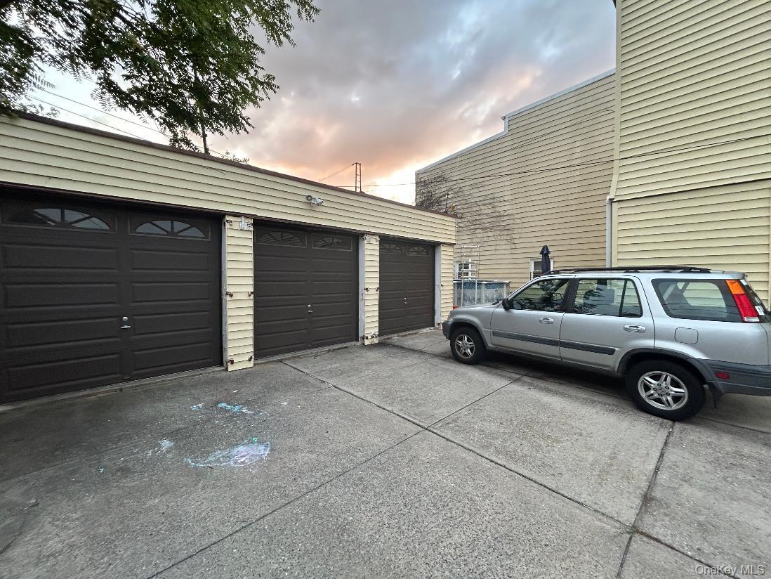 Single Family 71st Street Queens, NY 11385, MLS-1043783-2