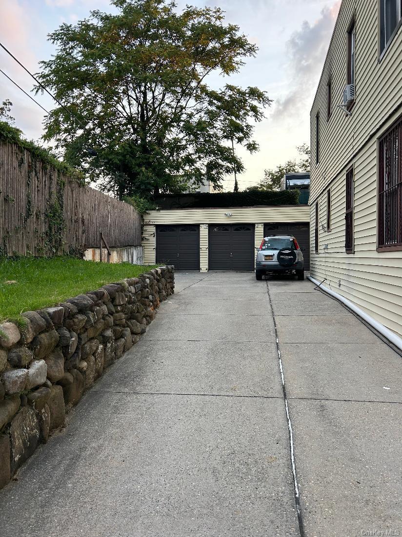 Single Family 71st Street Queens, NY 11385, MLS-1043783-34