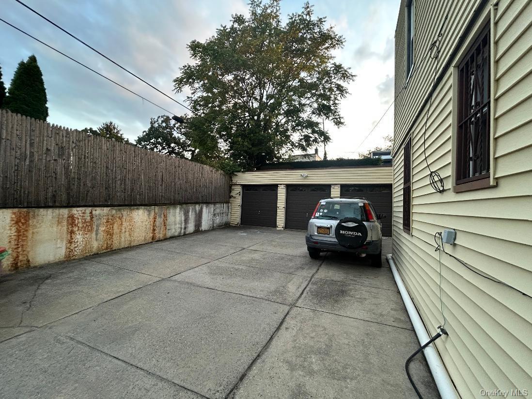 Single Family 71st Street Queens, NY 11385, MLS-1043783-35