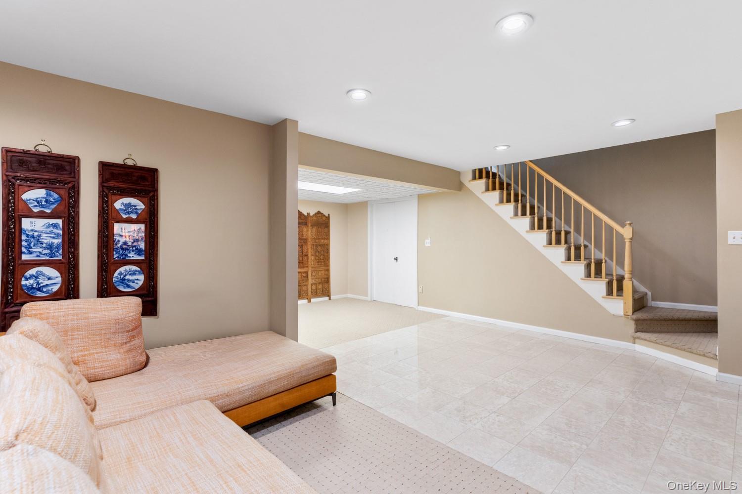 Single Family Laurel Woods Drive  Nassau County, NY 11771, MLS-1043804-21