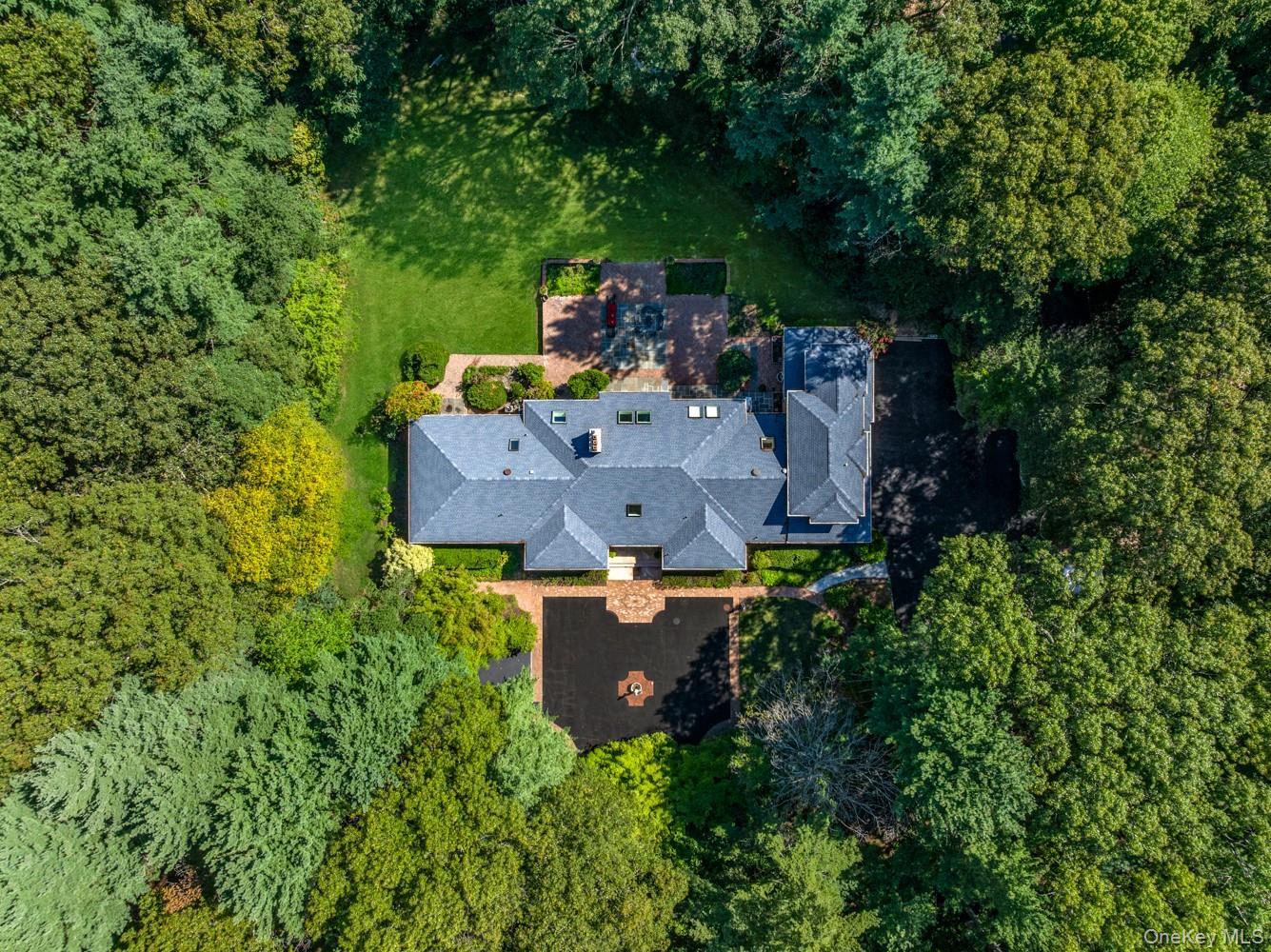 Single Family Laurel Woods Drive  Nassau County, NY 11771, MLS-1043804-33
