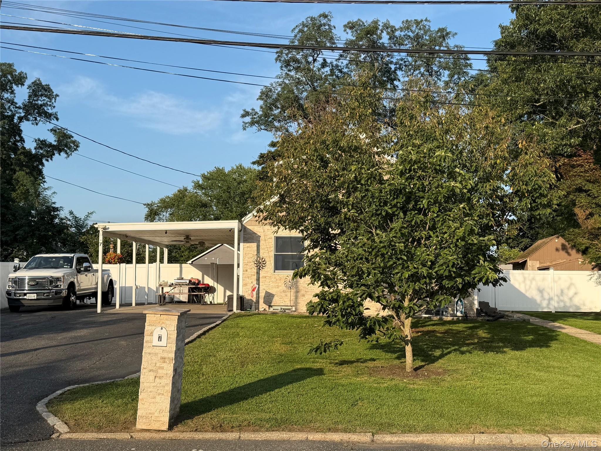 Single Family Crystal Lane  Suffolk County, NY 11717, MLS-1043847-3