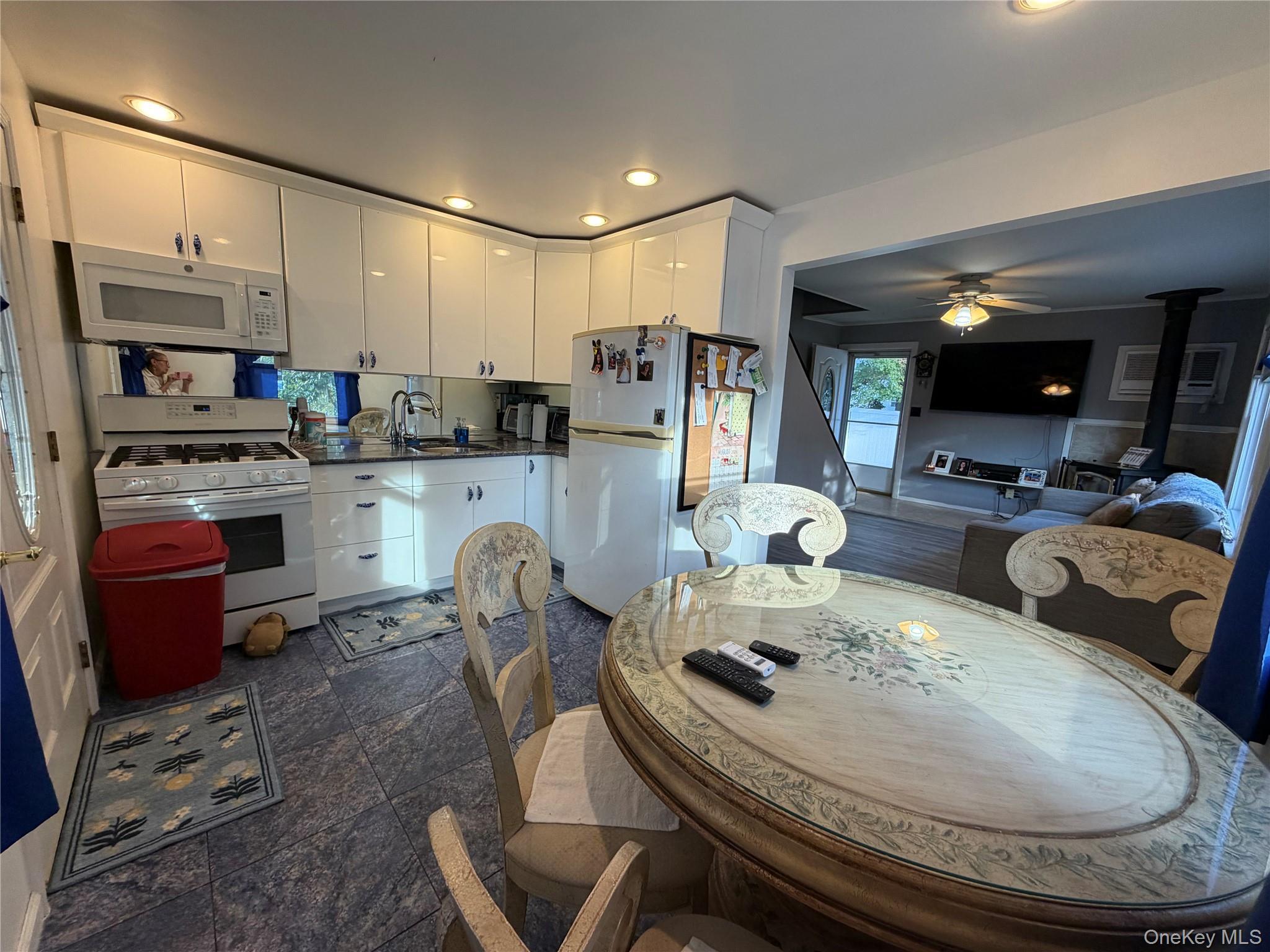 Single Family Crystal Lane  Suffolk County, NY 11717, MLS-1043847-7
