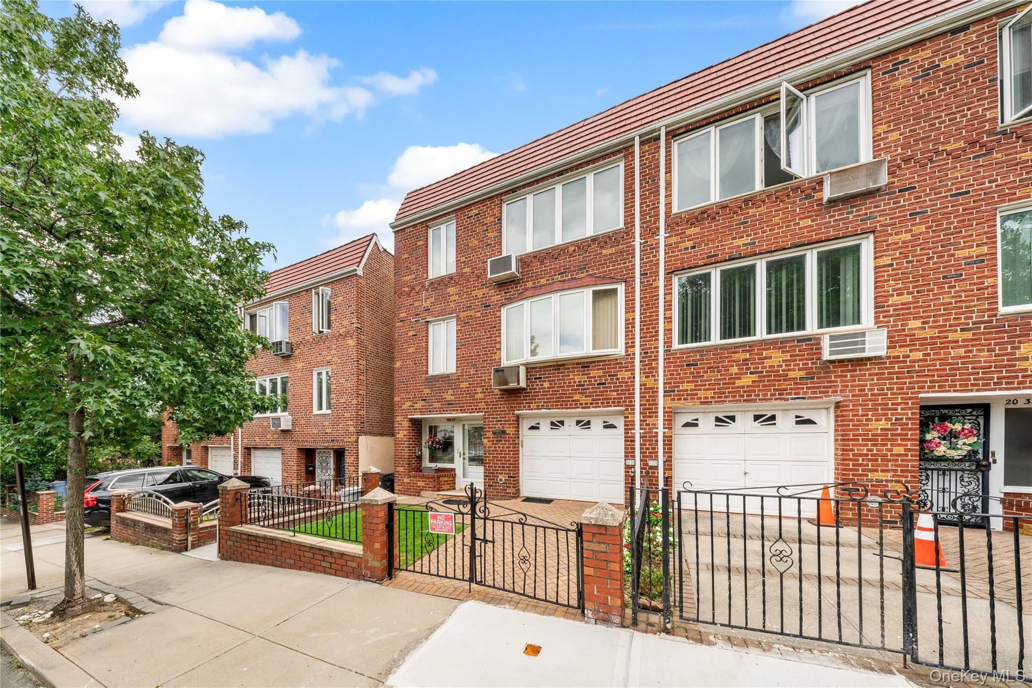 Single Family 36th Street  Queens, NY 11105, MLS-1043863-2
