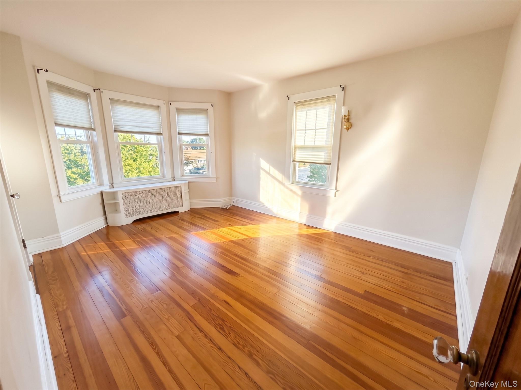 Single Family Fallwood Parkway Nassau County, NY 11735, MLS-1043870-23