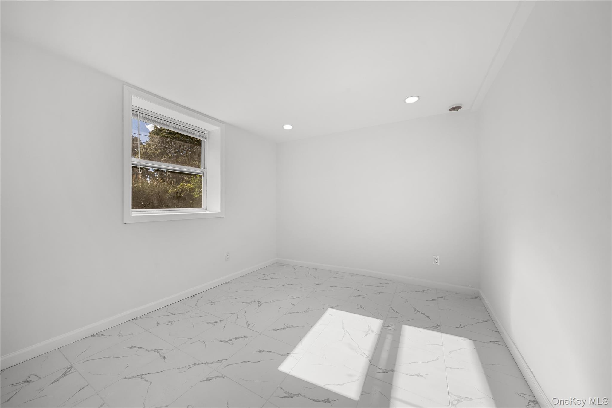 Single Family Concord Road  Suffolk County, NY 11967, MLS-1043877-33