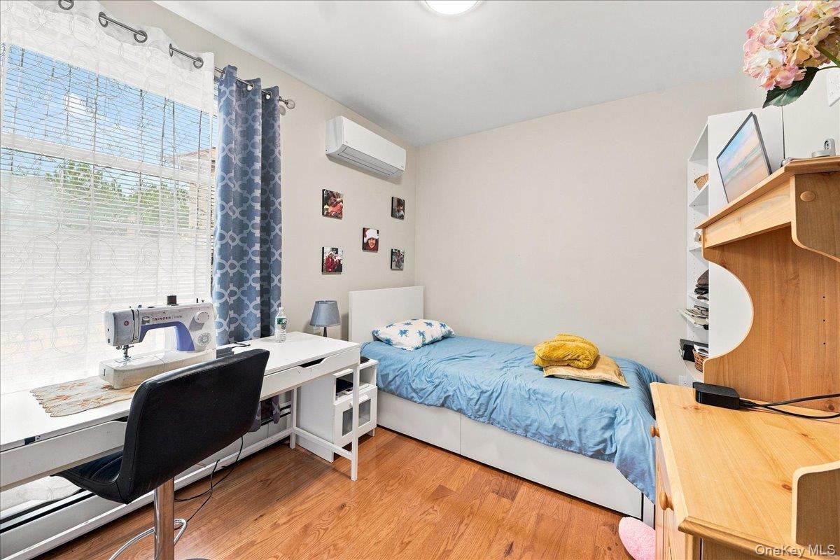 Single Family Siegfried Place  Bronx, NY 10465, MLS-1043881-12