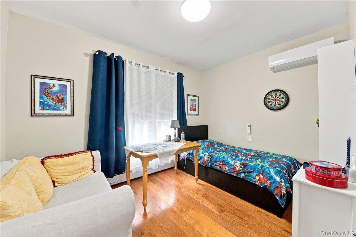 Single Family Siegfried Place  Bronx, NY 10465, MLS-1043881-13