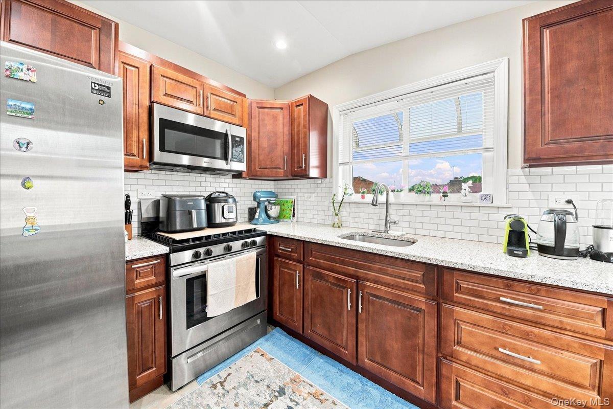 Single Family Siegfried Place  Bronx, NY 10465, MLS-1043881-18