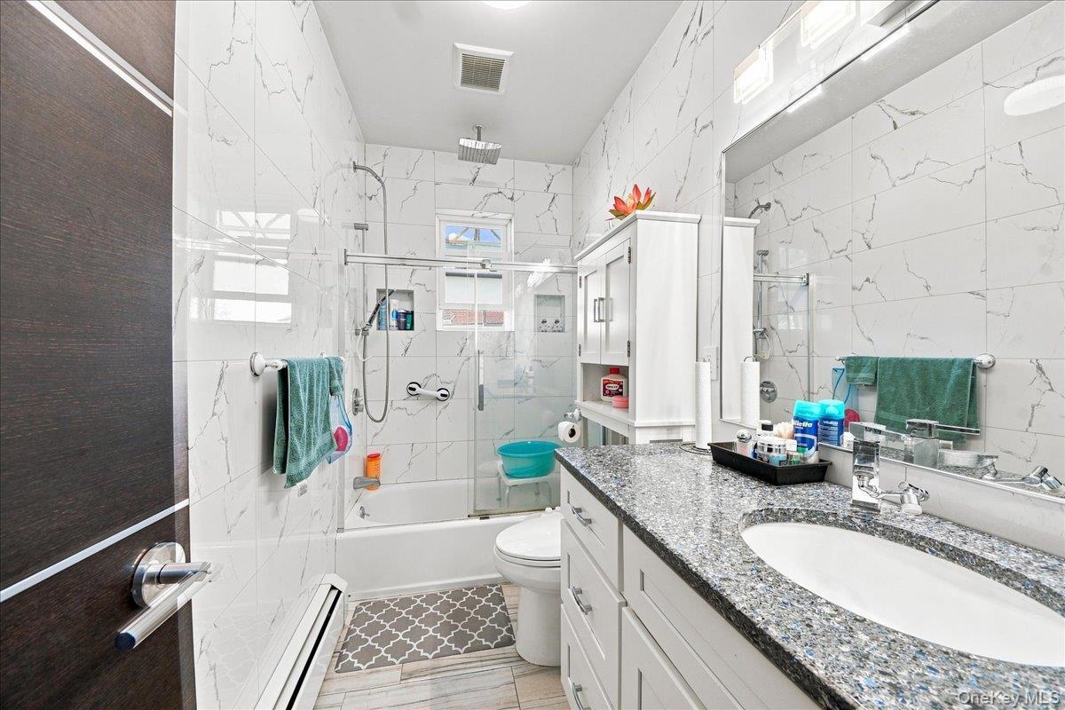 Single Family Siegfried Place  Bronx, NY 10465, MLS-1043881-21