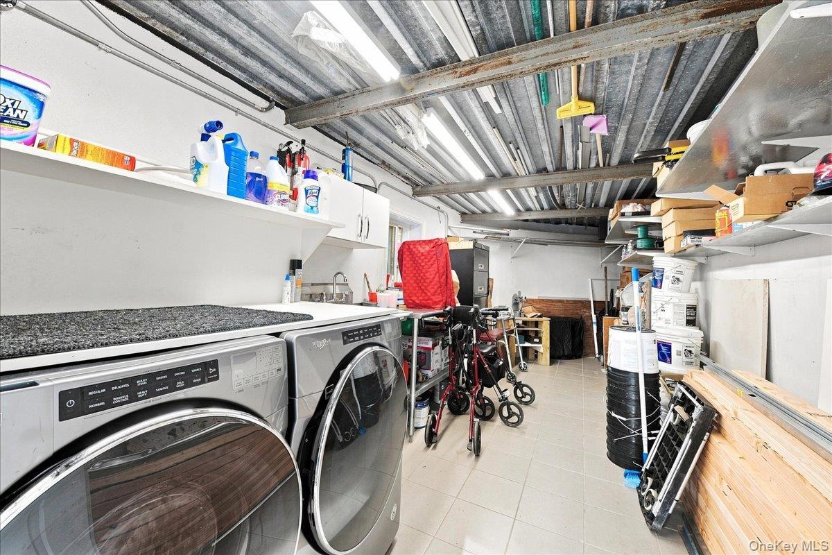 Single Family Siegfried Place  Bronx, NY 10465, MLS-1043881-30