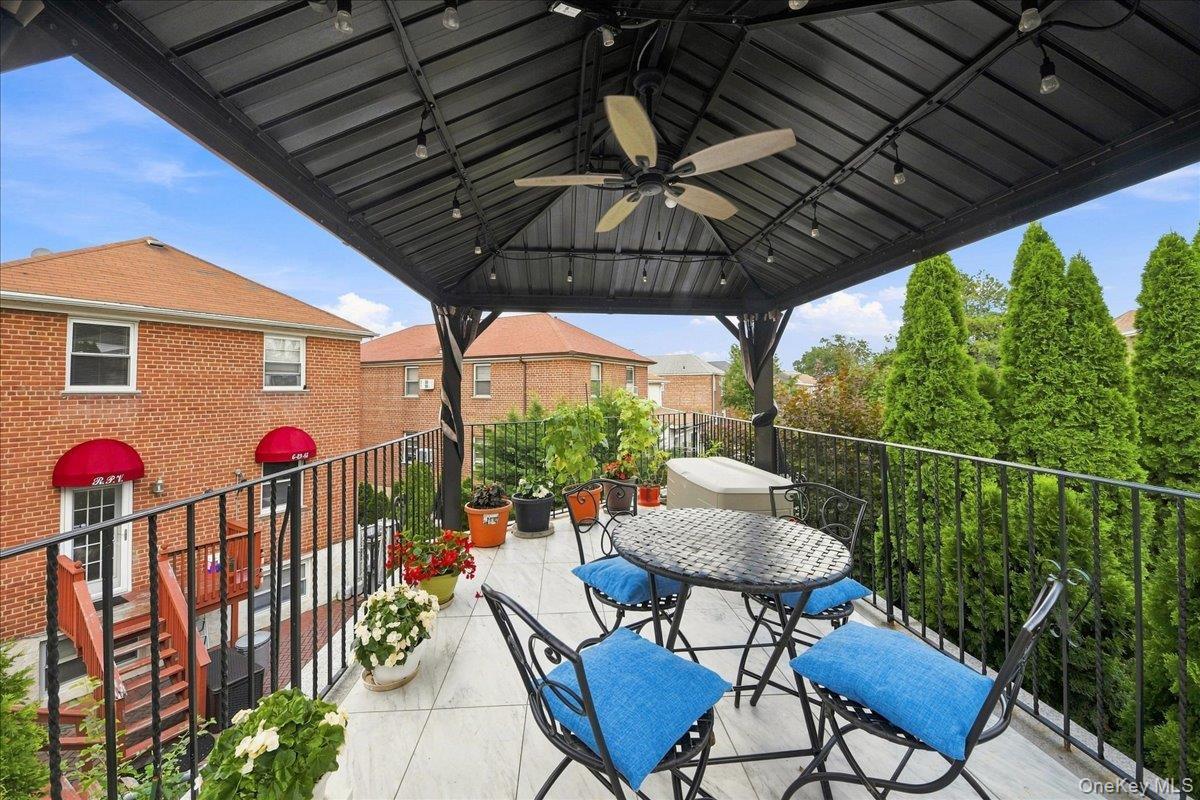 Single Family Siegfried Place  Bronx, NY 10465, MLS-1043881-33