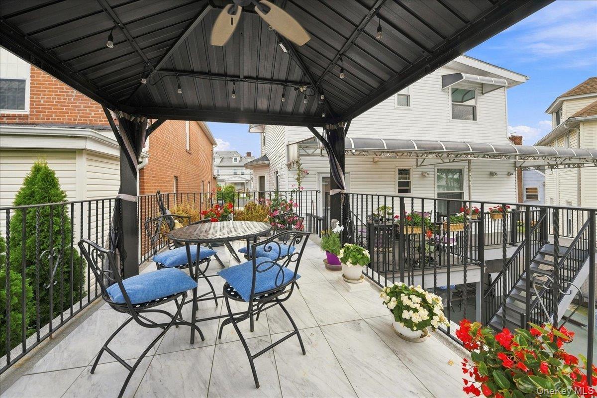 Single Family Siegfried Place  Bronx, NY 10465, MLS-1043881-34